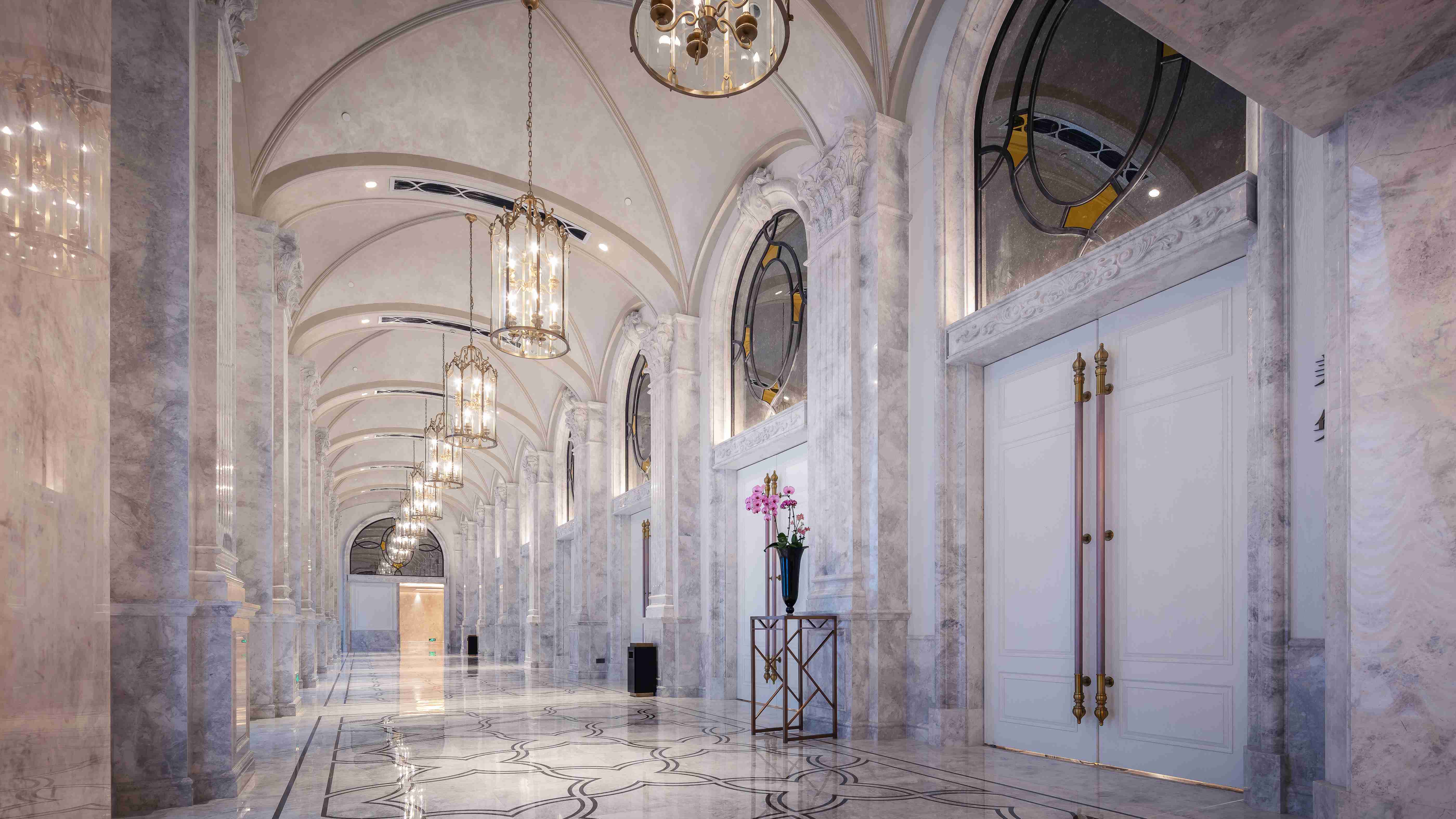 圣百伦石业| 南京新晶丽酒店欧式大理石装饰实景