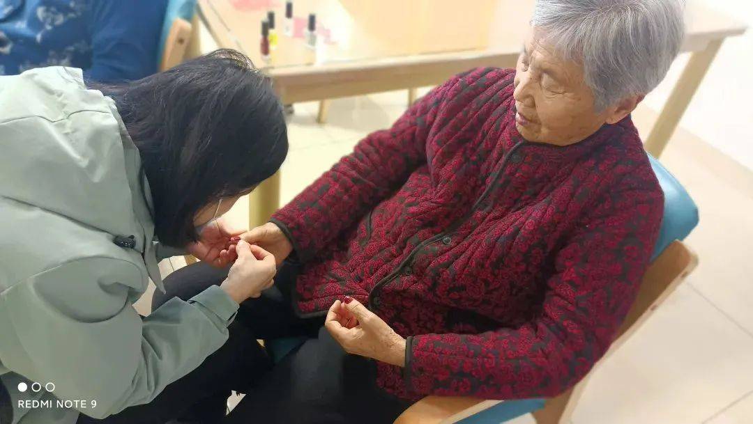 女神万和颐养苑女神节丨愿你芳华自在，愿你笑靥如花