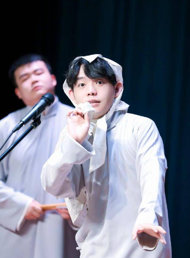 德云社孙九芳在线向观众道歉却被同行调侃于谦徒弟直呼扣钱