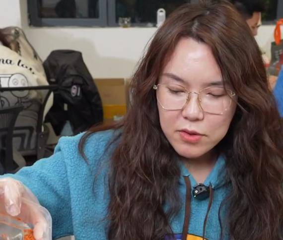 网红浪胃仙被指骗婚,前员工曝小兰早已掏空公司,还自称是其老婆_游