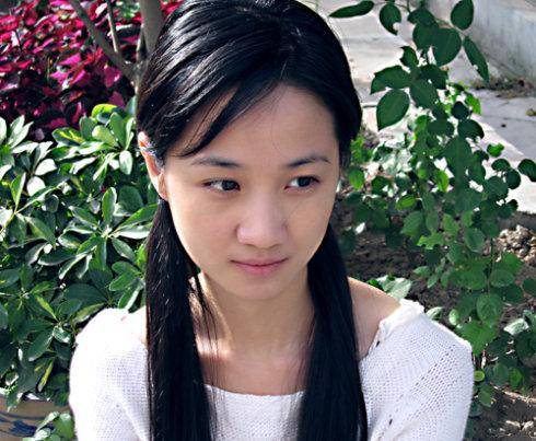 关思婷:张桐因抑郁跳楼,我不离不弃,陪伴三年只为他的笑容!