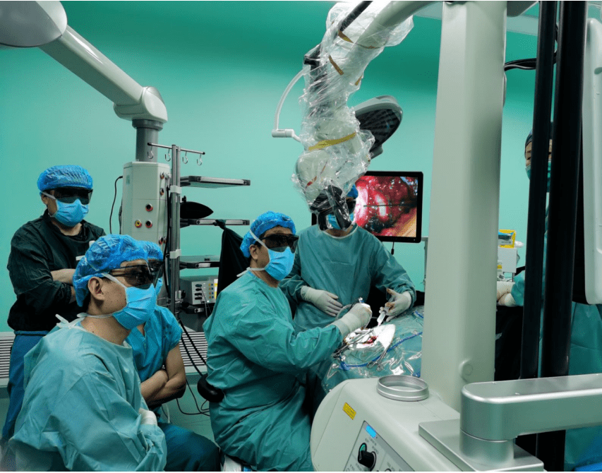 父亲|脑科团队勇闯“生命禁区” “拆除”脑干肿瘤