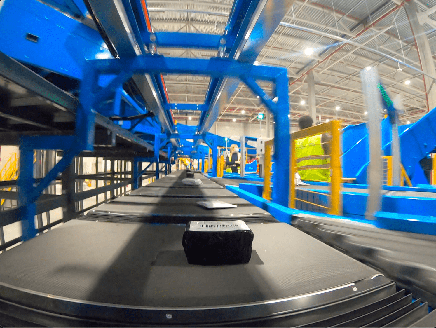 菜鸟研发海外分拨核心技术,"流向引擎"助跨境包裹分拨效率翻倍_物流