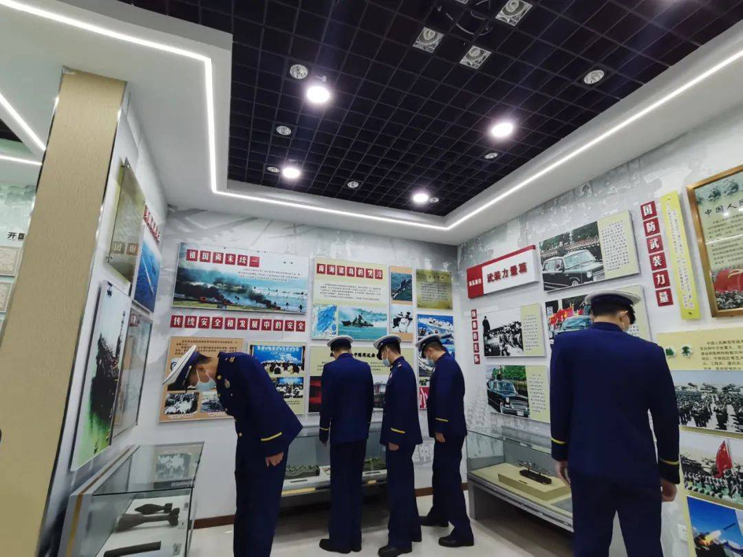 部政工科科长带领下先后对办公设施建设,国防教育展厅,武装工作史展馆