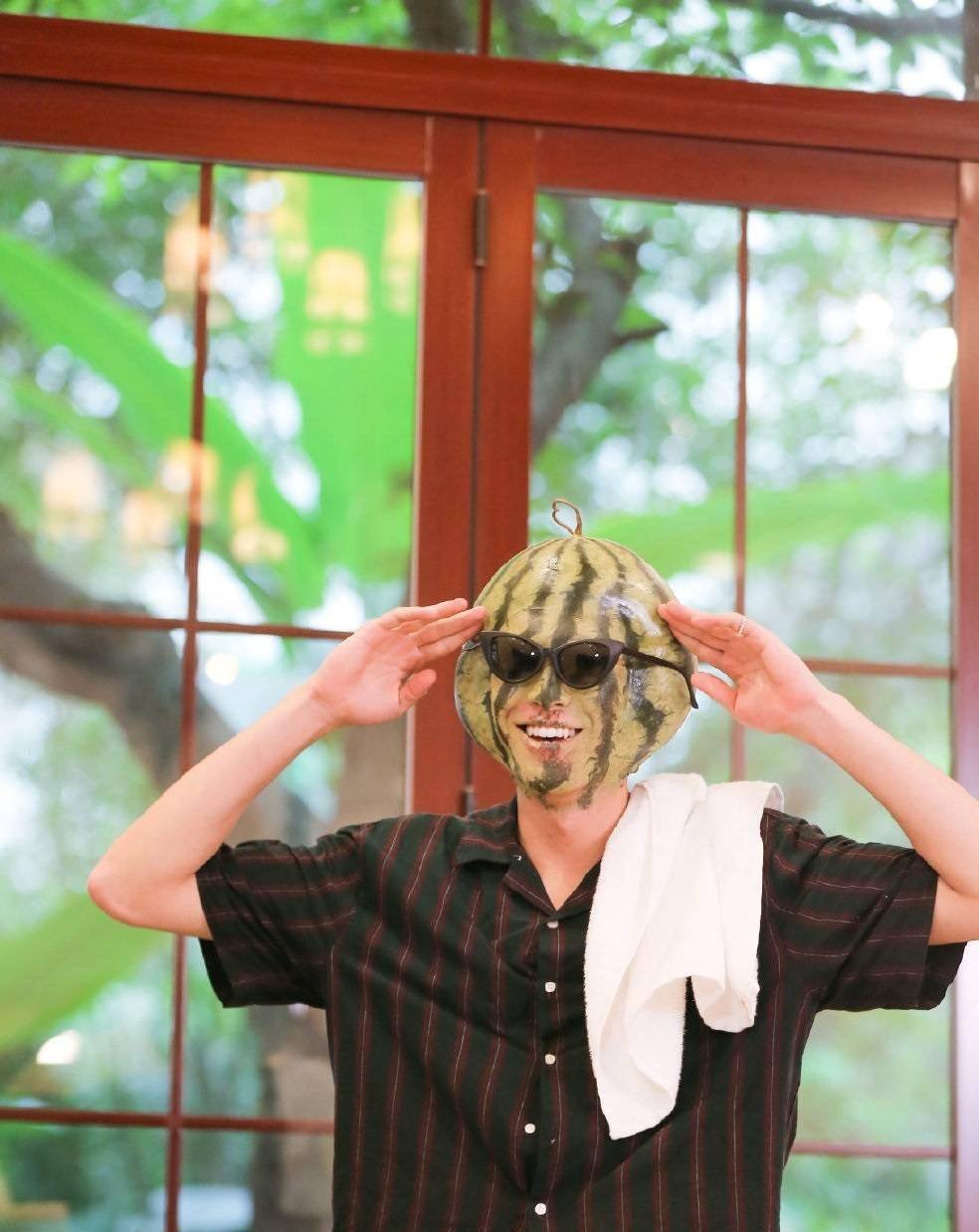 成为西瓜超人的代价就是…听不太清杨队说话,来看阳光大男孩棣棣的