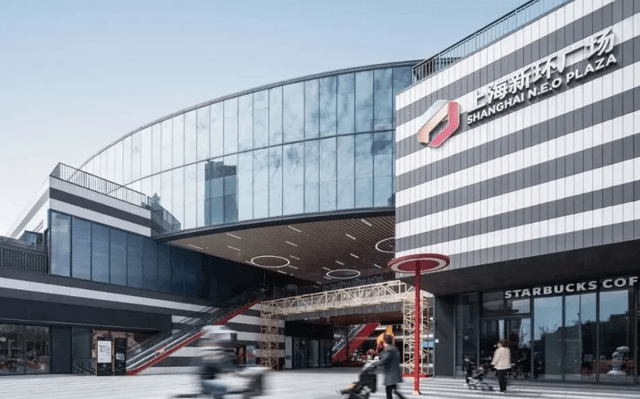 上海有一座"大型商场",开业仅1年时间,就变得冷冷清清_广场_才会好