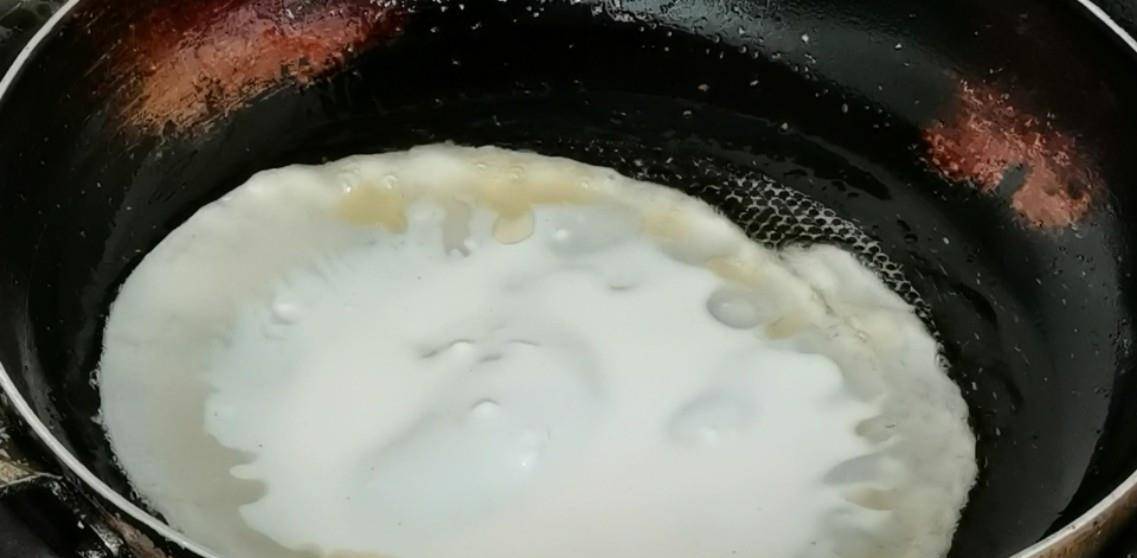 加入适量|家常早餐卷饼,不揉面不擀面,营养美味吃法多,做法还简单