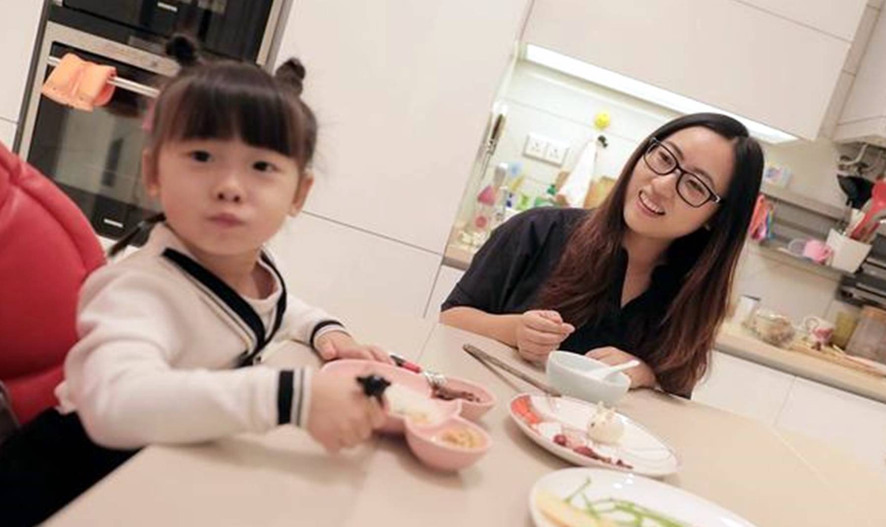 菲菲|中国妈妈常做的三种“糊弄早餐”,看似省事有营养,实则害娃不浅