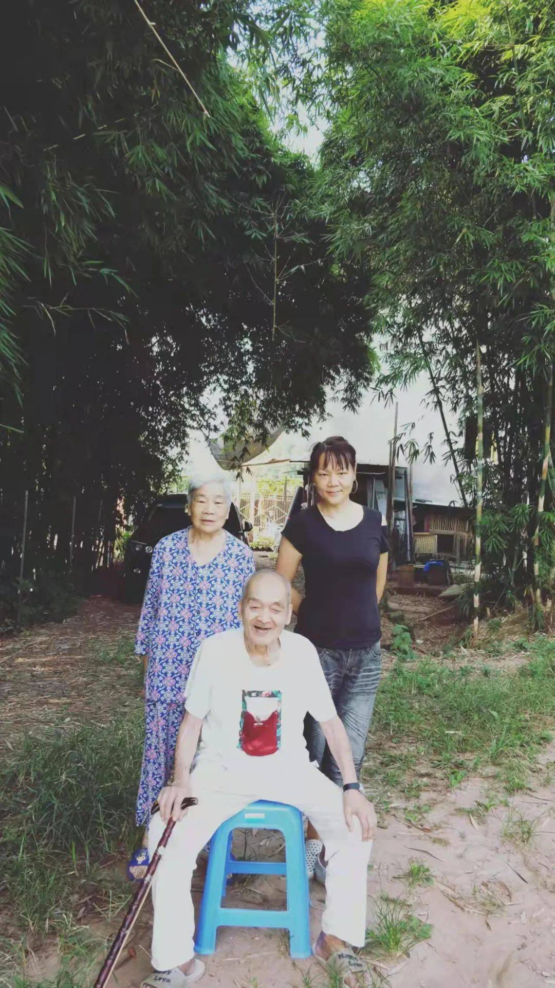 女邻居照顾98岁高龄邻居11年老人说要活到240岁