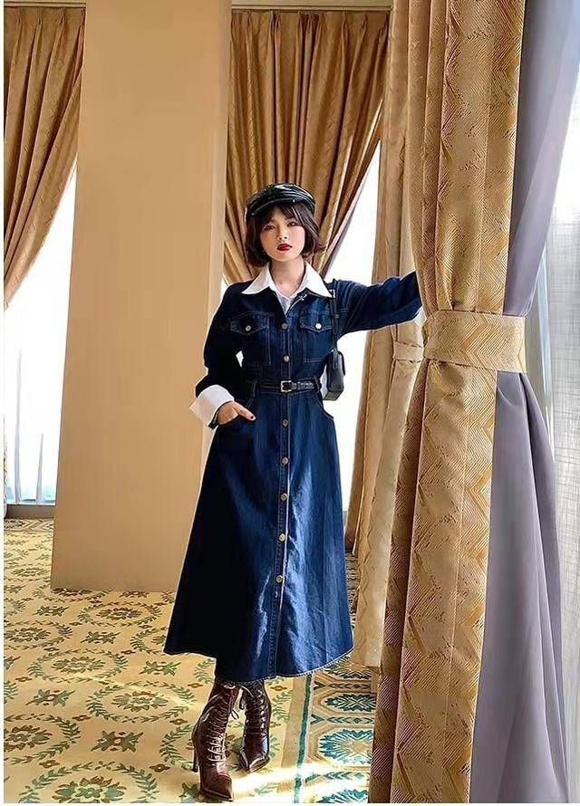 中性 深色系的牛仔连衣裙