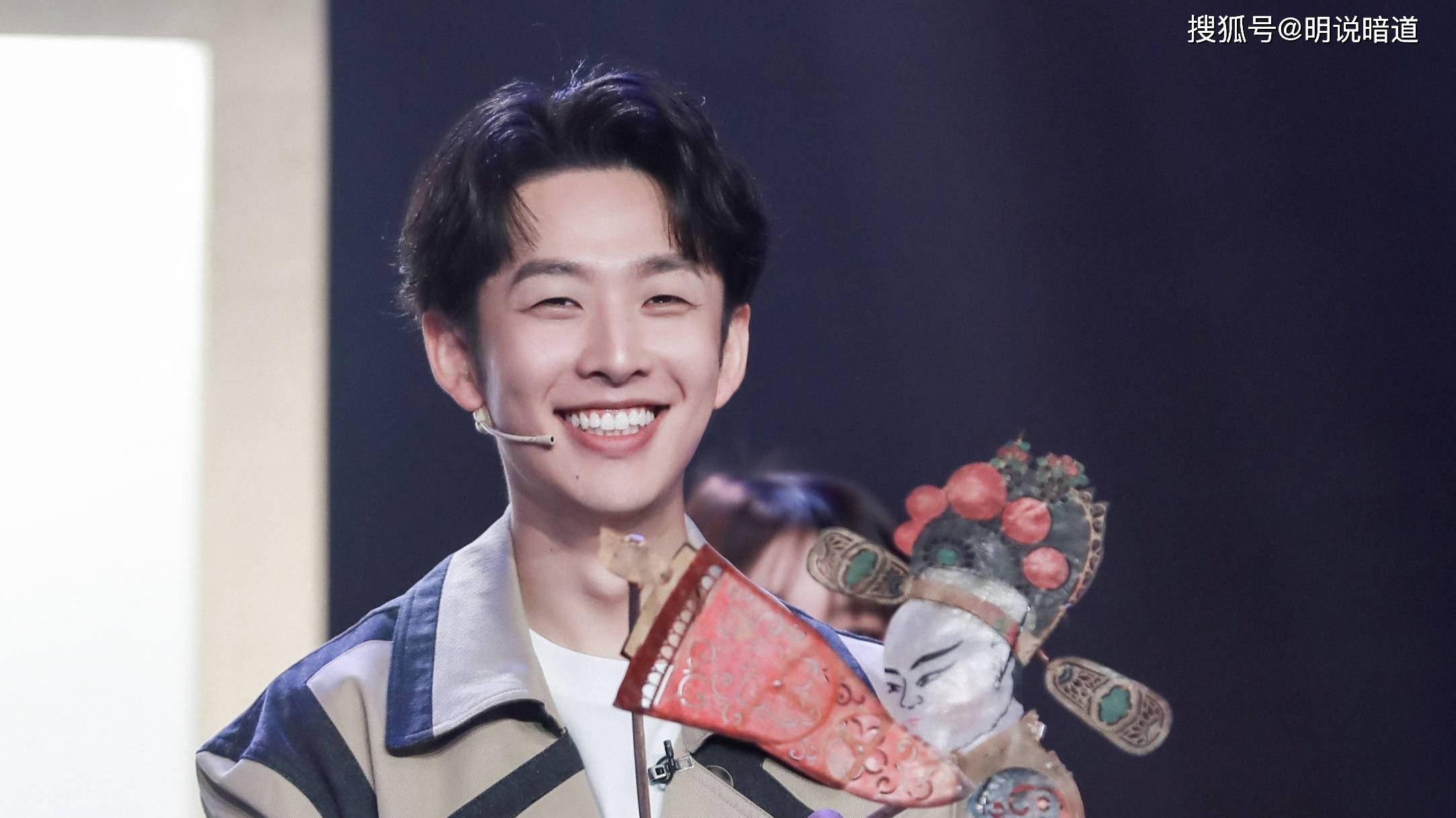 成长|齐思钧见证田鸿杰银幕成长,田鸿杰送苍耳表示感谢