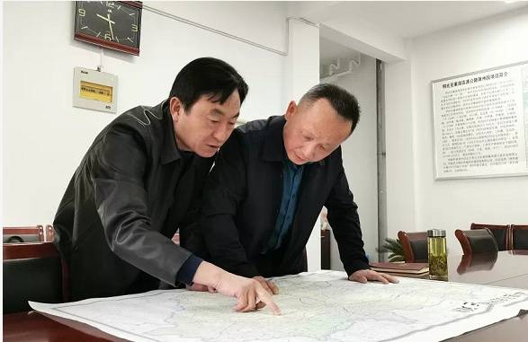 定远县委书记邹军督查重点项目推进工作