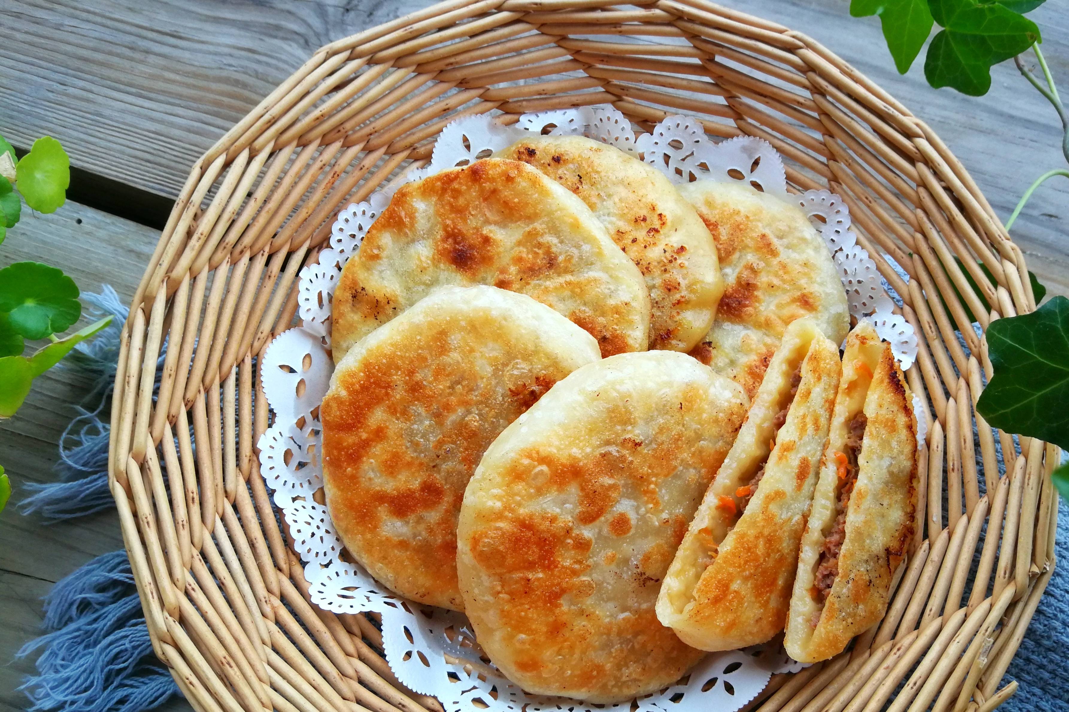 包子|早餐吃餡兒餅，無需發面，皮薄餡兒大，外酥里嫩，牛肉餡兒最好吃