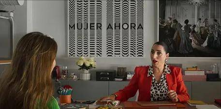 生命|从导演的角度解读《平行母亲》,电影究竟在表达什么主题?