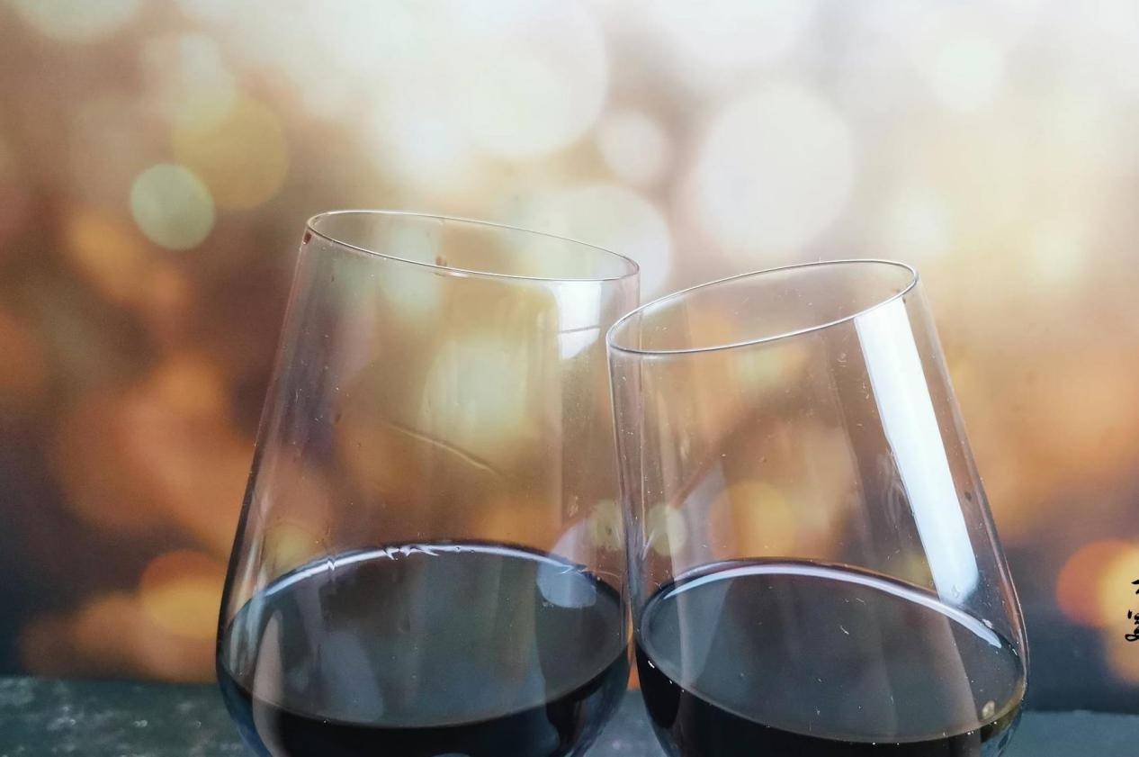 礼仪|喝红酒,不懂礼仪怎么行,牢记喝红酒“6大礼仪”,做有涵养的人