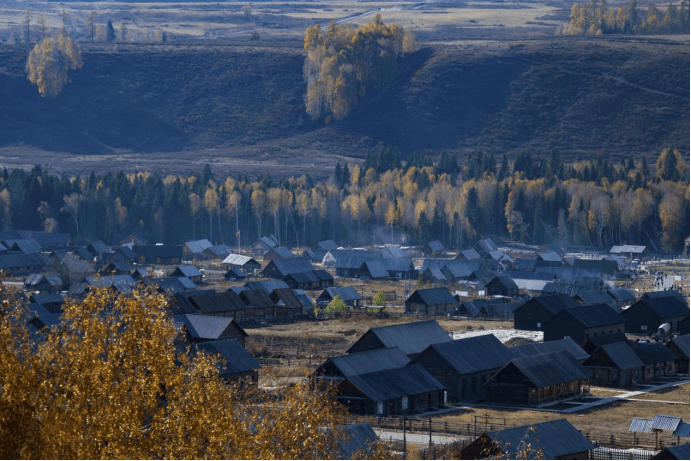 饶力明图文世界里的北疆秋韵