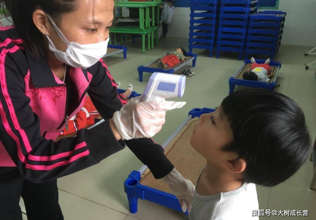 家长|上海多名幼儿“中招”，倡议家长积极参与防疫，加强人文关怀