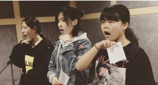 因为|为iphone6出道靠丑走红，后参加选秀被利用炒作，第一期就遭淘汰