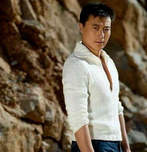 他是老戏骨,花9块钱娶到老婆,婚后住地下室,现在成赢家_任程伟_表演