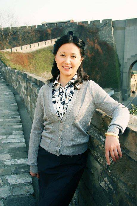 同学|黄菡:倒追丈夫恩爱31年无绯闻,是别人的情感导师,却搞不定女儿?