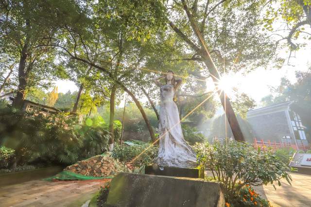四川自贡这座公园，西洋文化与园林艺术融为一体，是春游的好去处