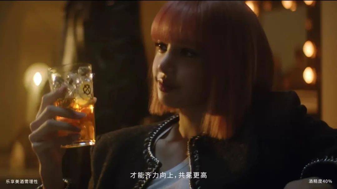 成绩单“人间芭比”Lisa！全球100张最美面孔第1名的她，到底有多火？