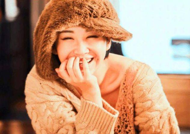 郭碧婷10位女星素颜大比拼，许晴暴露“真面目”，不老女神变大妈