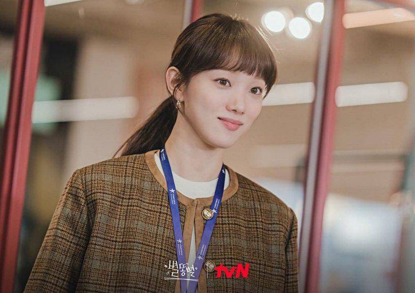 发型2022韩剧女主角刘海模板，金世正刘海修饰脸型，朴敏英同款太挑人
