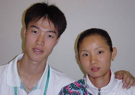 2011年南贤喜与自行车国家代表孔孝锡结婚,2013年得女,而元禹宁则是在