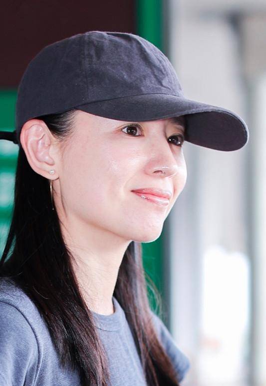 女神38岁董洁难回颜值巅峰期！面部松弛法令纹明显，网友：少女不再