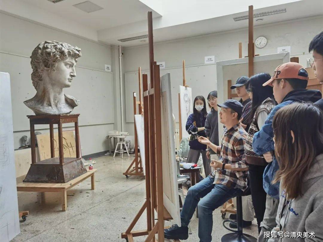 走进中央美术学院课堂|造型学科基础部《素描石膏》_教学_卢征_余陈