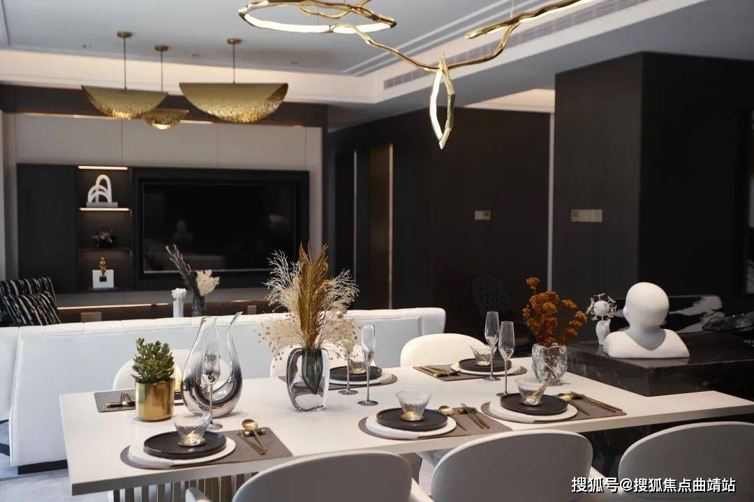 3月12日样板间开放当日,项目vip卡办理同步启动,定存2万享受购房98折