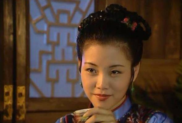 可是让小编影印象最深刻的却是《朱砂记》中饰演"班德彩云"的戴娆,也