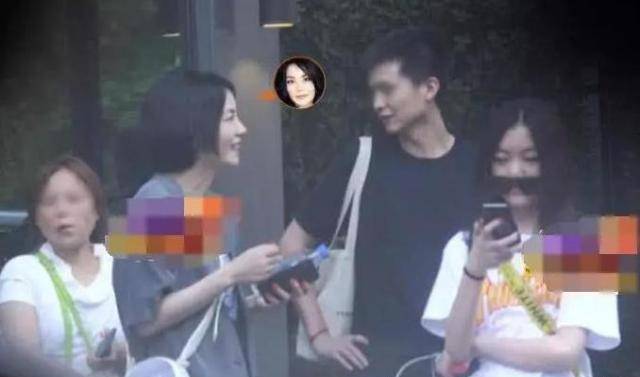 黄磊 天生时尚感！13岁李嫣戴墨镜神似王菲，同龄的黄多多也超爱美