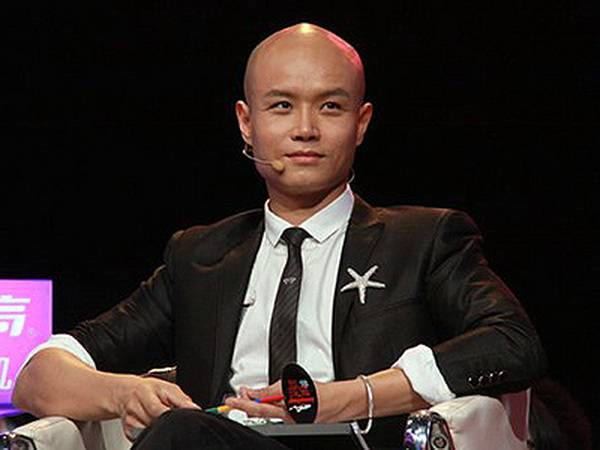 乐嘉|46岁的乐嘉，混成这样该怪谁呢？成于富豪妻子败于自己！