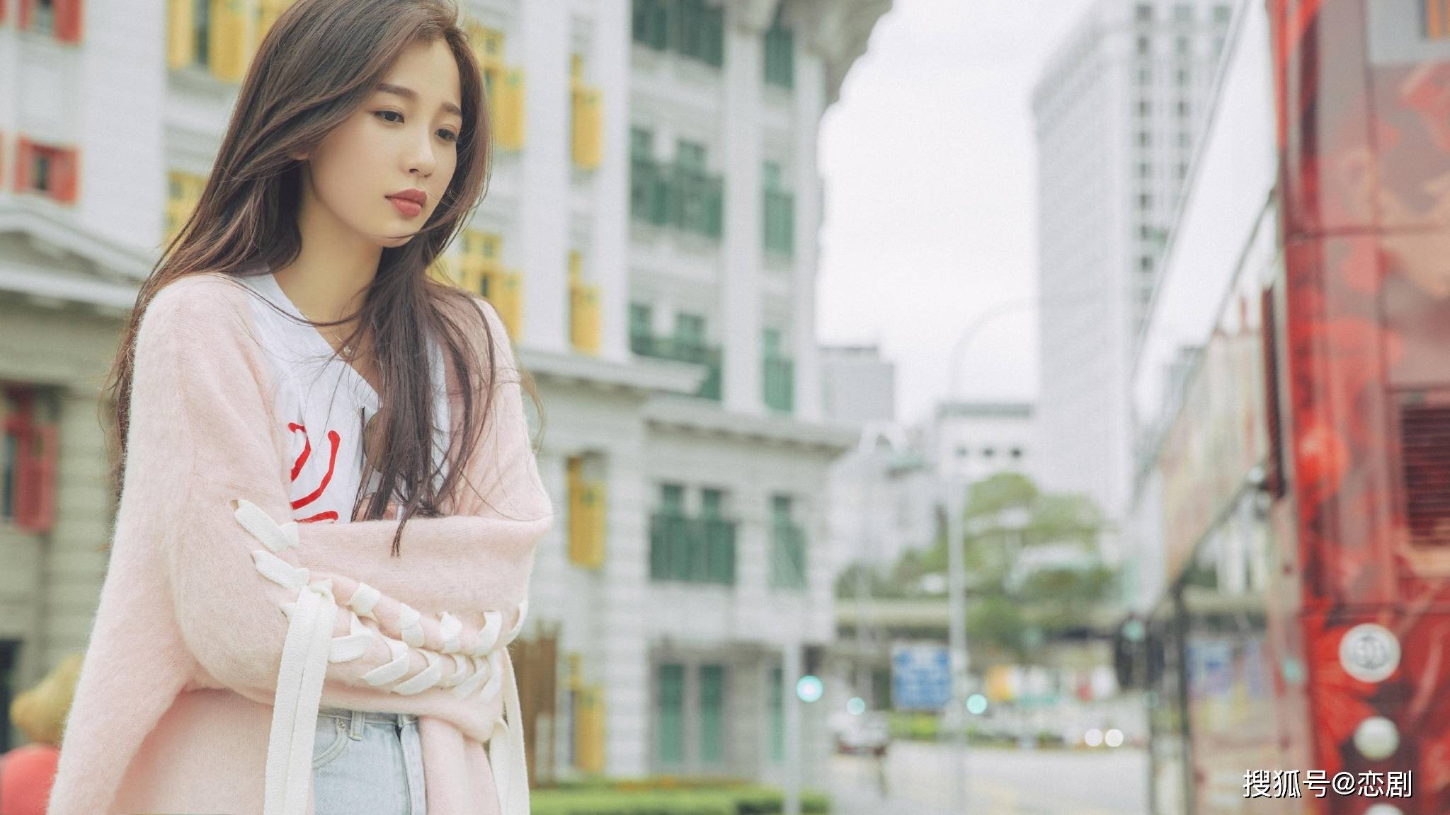 虞书欣的学生照和校服照你羡慕她吗