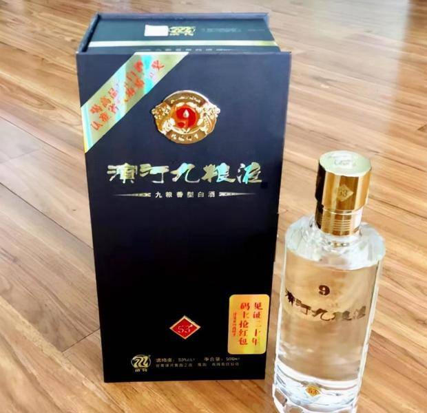 九粮液是滨河酒业全国独创的酿酒配方,以9种粮食为原料,经过长期的