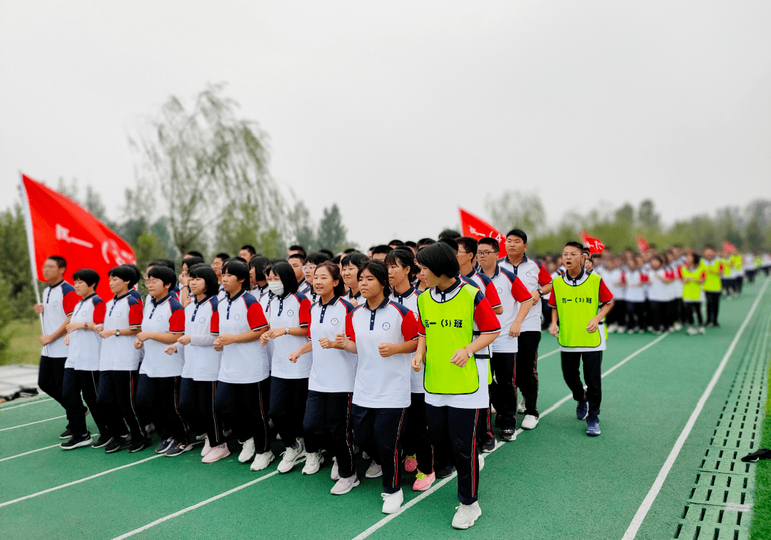 大连金石高级中学校服图片