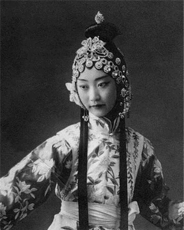 她是晚清最美格格,订婚两次都失败,苦恋溥仪半生,晚年穷困潦倒_王敏彤