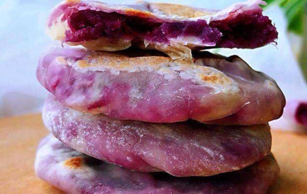 做法|饺子皮别只知道包饺子，来做这种饼，美味香甜，当早餐太合适了