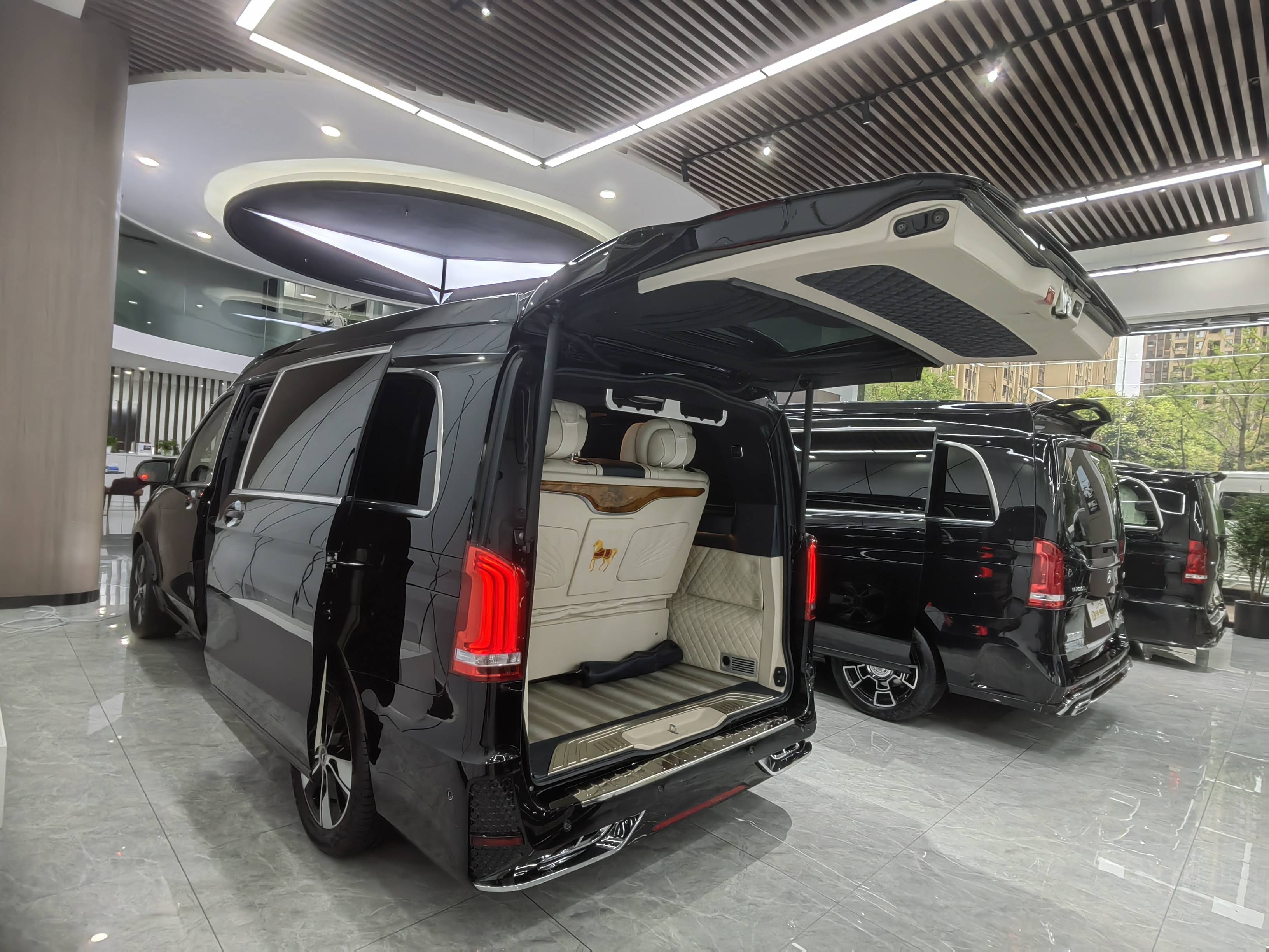 百万级星耀奔驰繁星点点2022款v260l重磅呈现