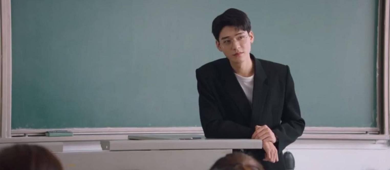 肖潇|开播收视破1，更新3集不够看，终于有部让我熬夜狂追的剧了！