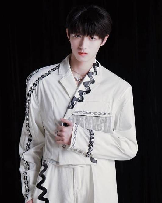 tf家族三代练习生翻跳《hit》活力迸发_时代_人气_词条
