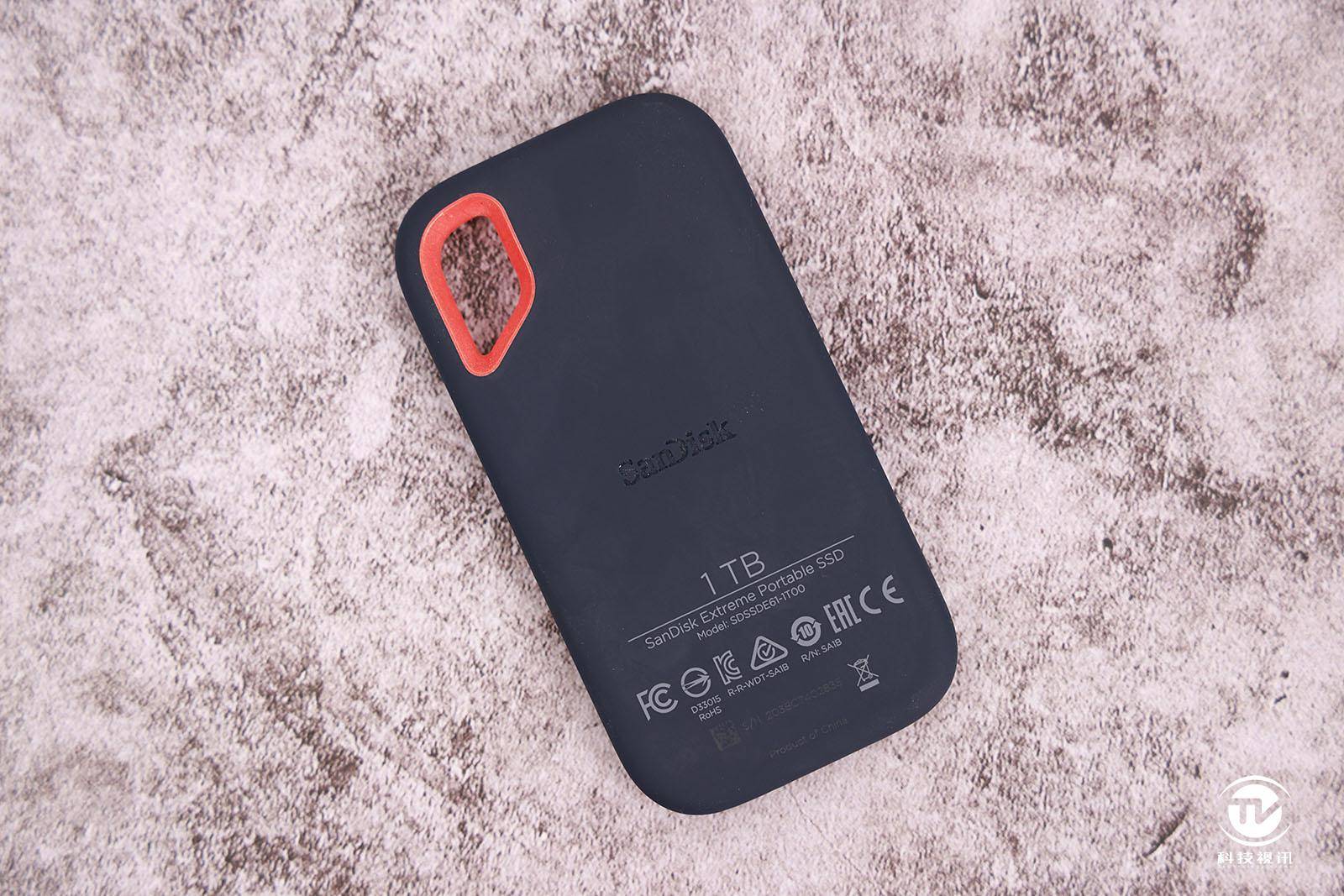 防水防尘更耐用 闪迪至尊极速移动固态卓越版试用