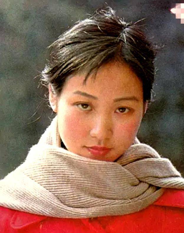 原创初中辍学待业6年李克纯第1名考中戏热恋爆红却息影嫁老外