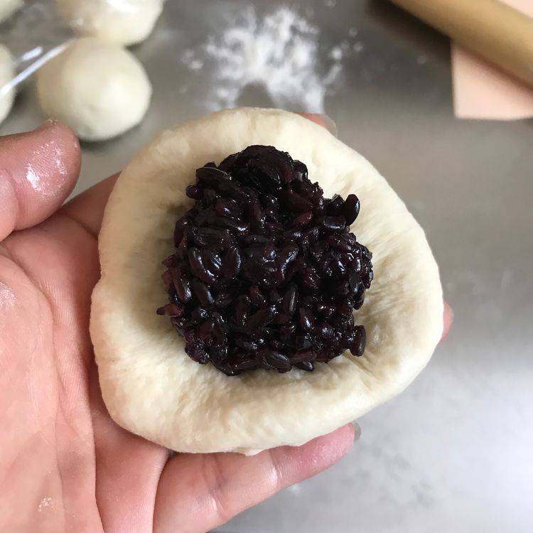 进行|好吃的紫米花包，制作简单，口味独特