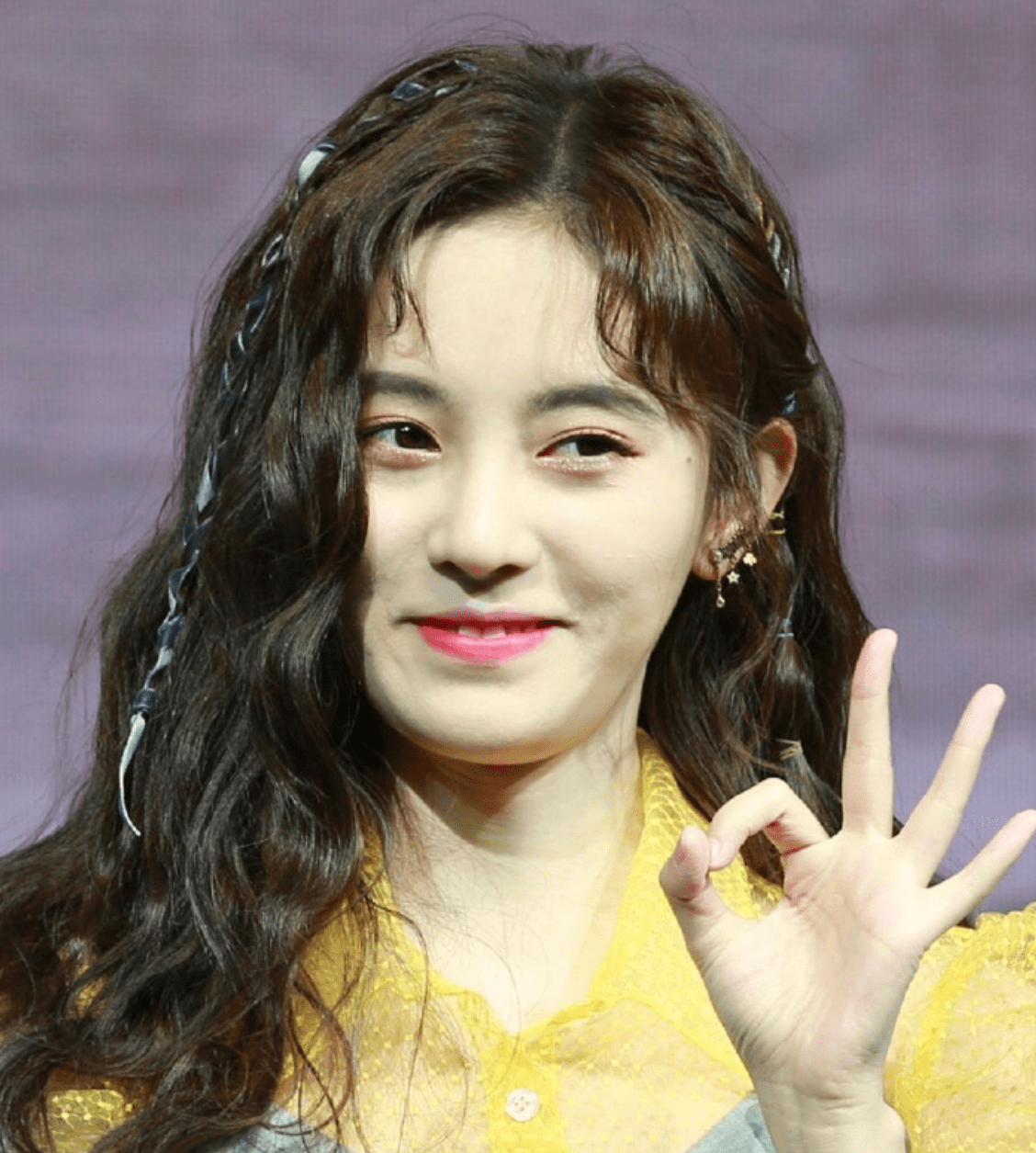 对比粉丝真敢P！明星生图精修对比，杨幂撞脸金晨，程潇浮肿千玺痘印