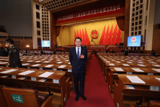 前兩天兩會上,南京工業職業技術大學教務處處長王紅軍作為江蘇省職教