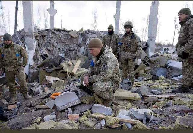 俄乌战争感人照片图片
