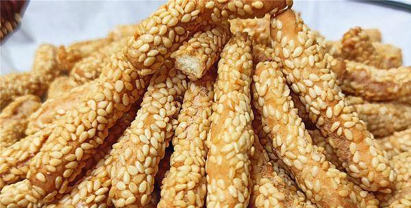 原创过年少不了的小零食香酥芝麻条香酥香酥可口孩子喜欢